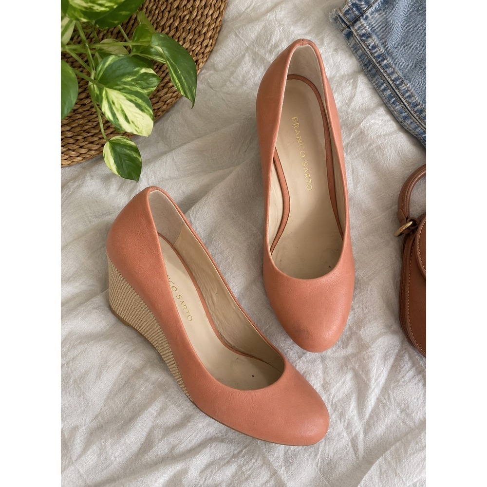 Franco Sarto Helio Coral Pink Leather Wedge Pumps Round Toe Shoes Womens 7.5M